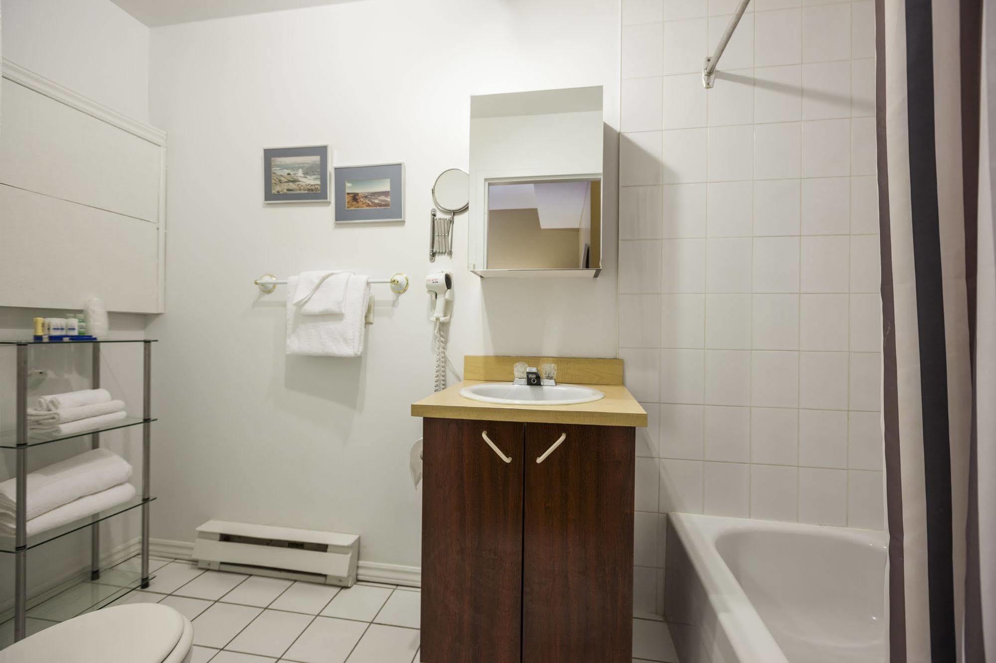 Hotel Abri Du Voyageur Montreal Luaran gambar